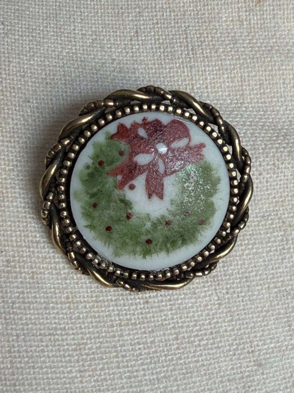 Vintage Hand Painted Christmas Wreath Brooch